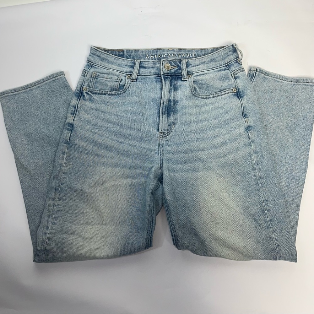 American Eagle Straight Leg Mom Jean | 4 Short Length